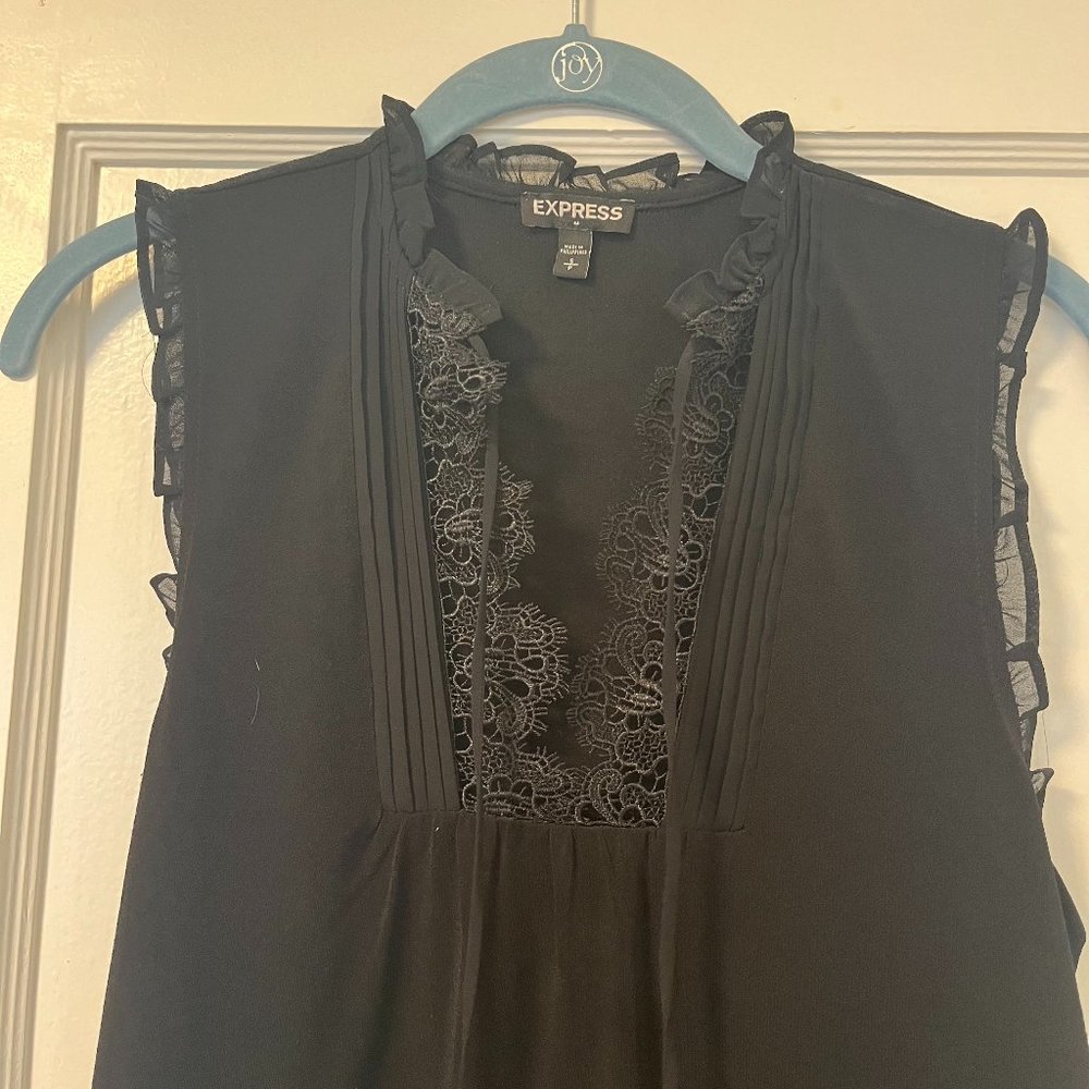 Express Lace Tank Size Small